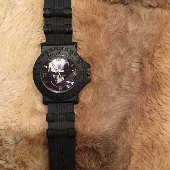 WATCH - Picture 2 of 7